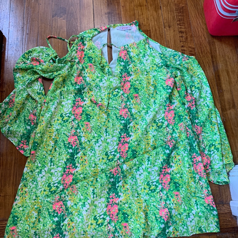 Izzy and Lola bell sleeve‎ off the shoulder dress. Never worn
